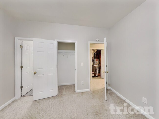 Building Photo - 728 Celeste Ln