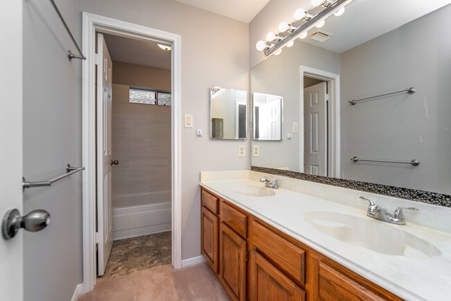 Building Photo - 2710 Double Lake Dr