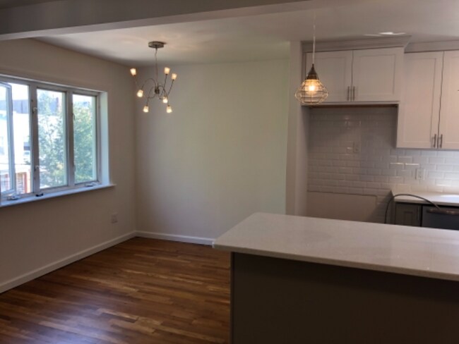 Building Photo - 71-16 73rd St