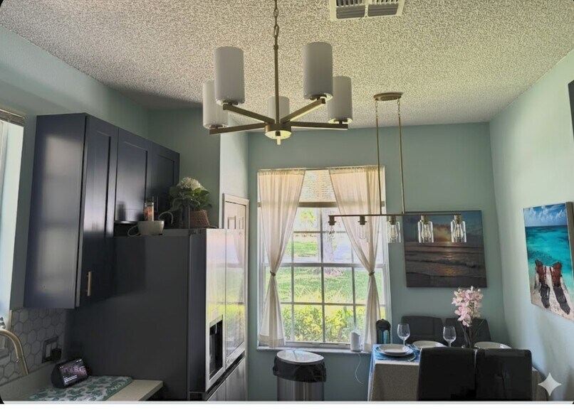 Building Photo - 1516 Gulfview Dr