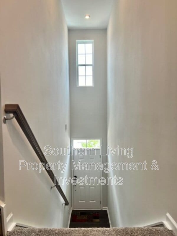 Building Photo - 6985 Waterstone Dr