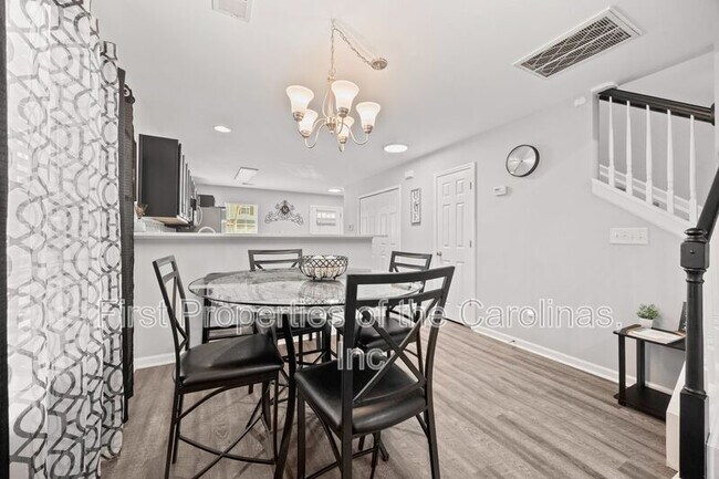 Building Photo - 16865 Timber Crossing Rd