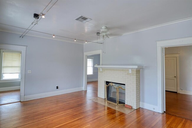 Building Photo - 3221 Austin St
