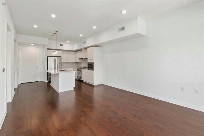 Building Photo - 207 W Johanna St