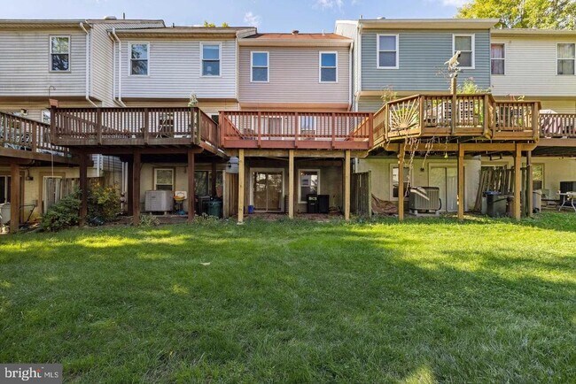 Building Photo - 9525 Clocktower Ln