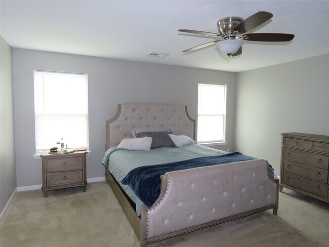 Building Photo - 13031 Mills Creek Meadow Dr