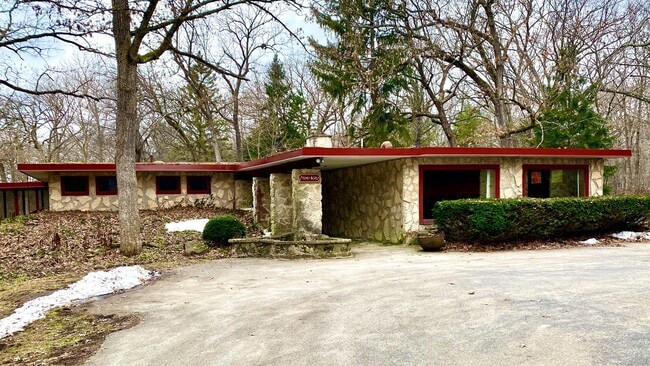 Building Photo - Historic Three Bedroom Home Available