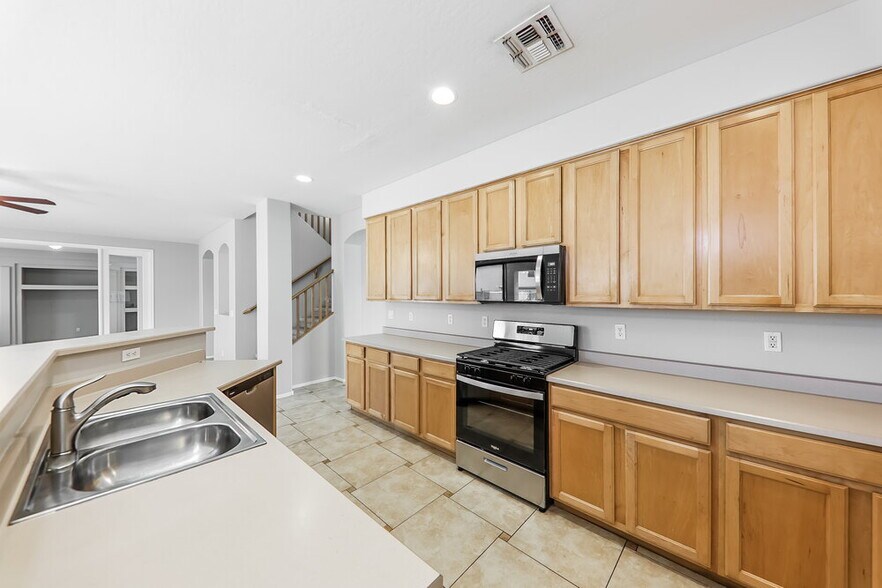 Building Photo - 6877 W Briles Rd