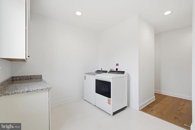 Building Photo - 112 BETONY Ct