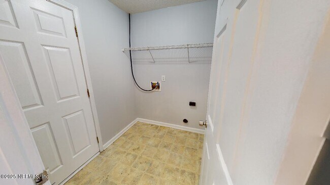 Building Photo - 12107 Livery Dr