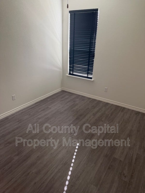 Building Photo - 8905 Ash Rd