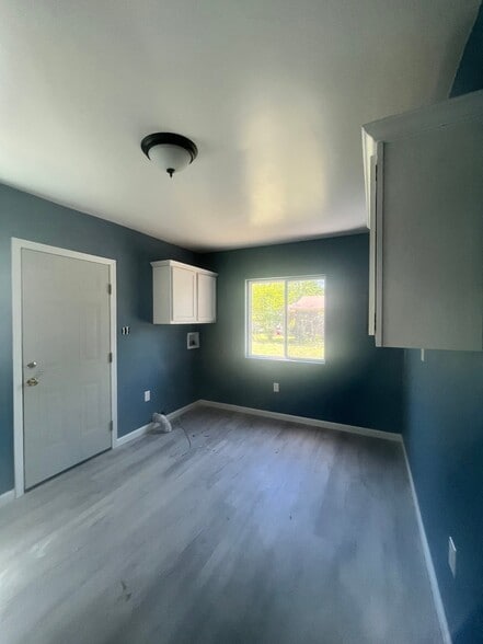 Building Photo - 4513 13th Ave N