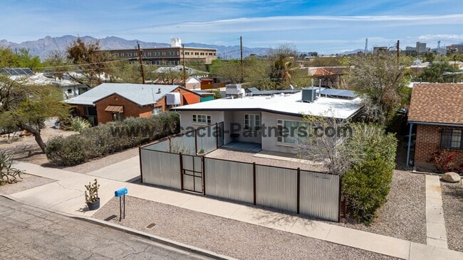 Building Photo - Two Bedroom Home with Guest House