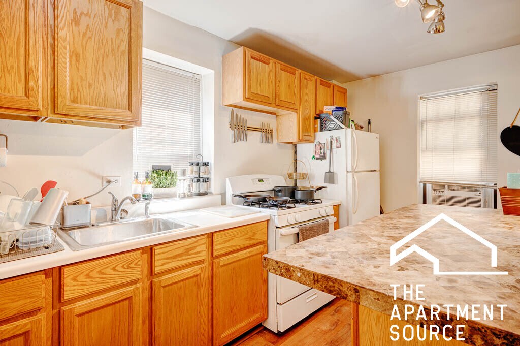 Building Photo - 1627 N Winchester Ave