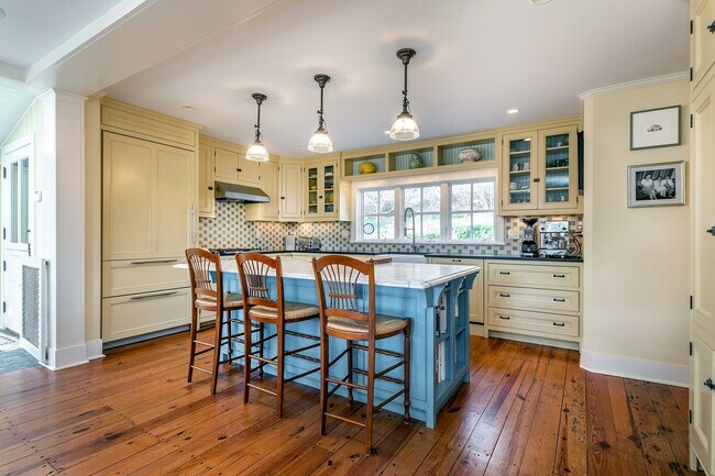 Building Photo - 32 Leach Hollow Rd