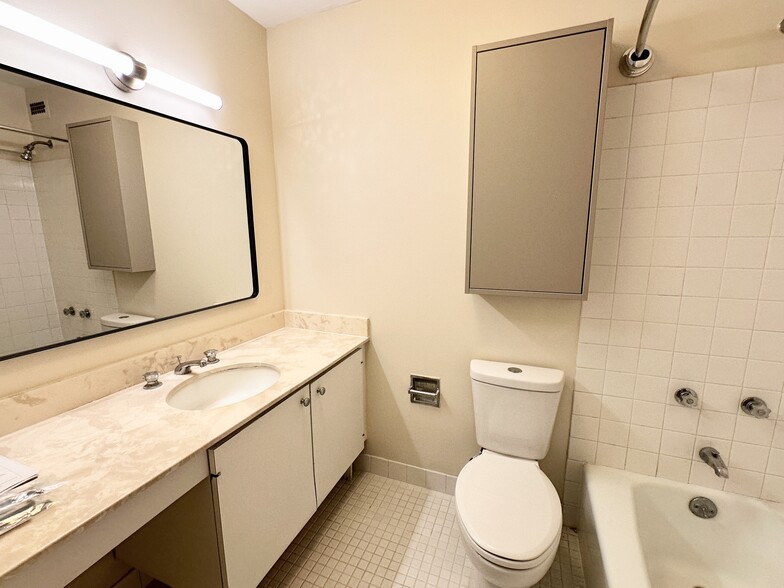 Primary Bathroom - 5445 N Sheridan Rd