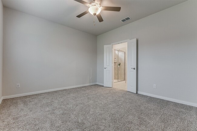 Building Photo - 5011 Bellhurst Dr