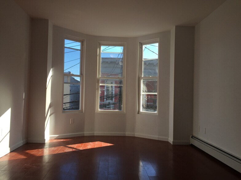Primary Photo - 2548 14th Pl
