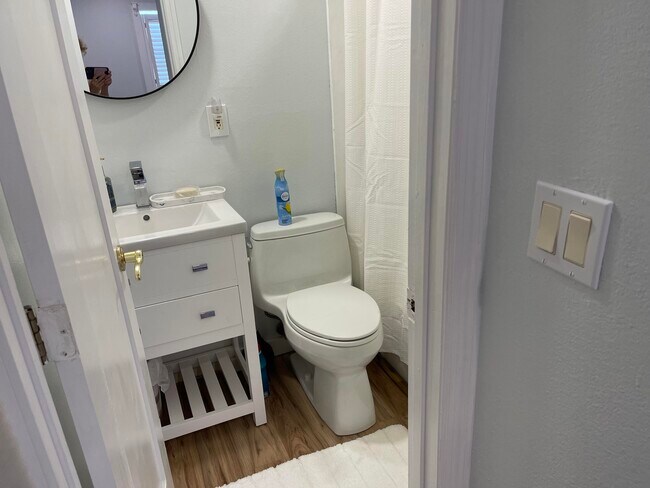 Building Photo - 196 SW Kanner Hwy