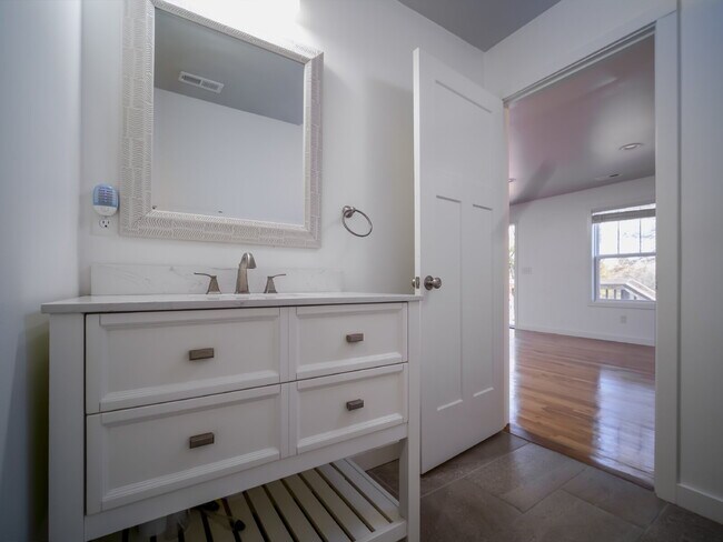 Building Photo - Unique Live/Work Opportunity With Large Fenced Yard Plus Outdoor Storage