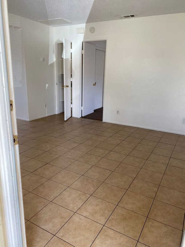 Building Photo - 2154 Woodberry Ave