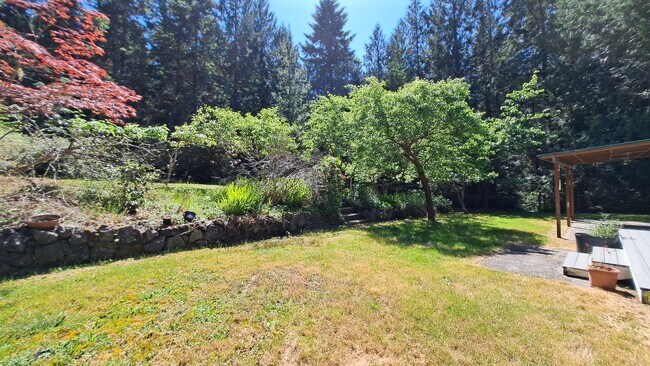 Building Photo - 3 Bedroom 2 Bath Home in Seabeck