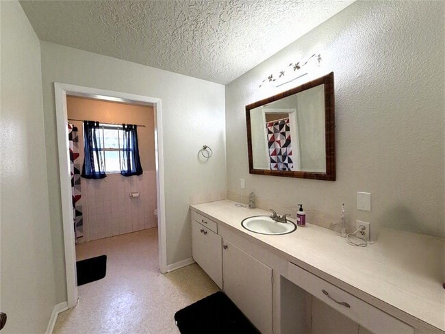 Building Photo - 2603 Brom-Bones Dr