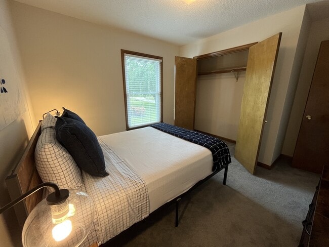 Building Photo - 49 Baysprings Court - 3