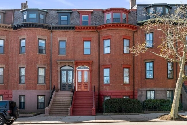Primary Photo - 813 E Broadway