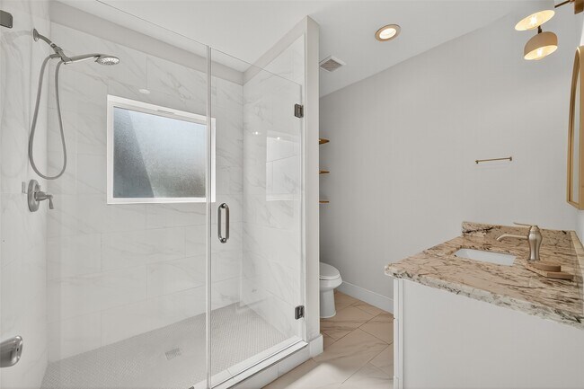 Building Photo - 5610 Truett St