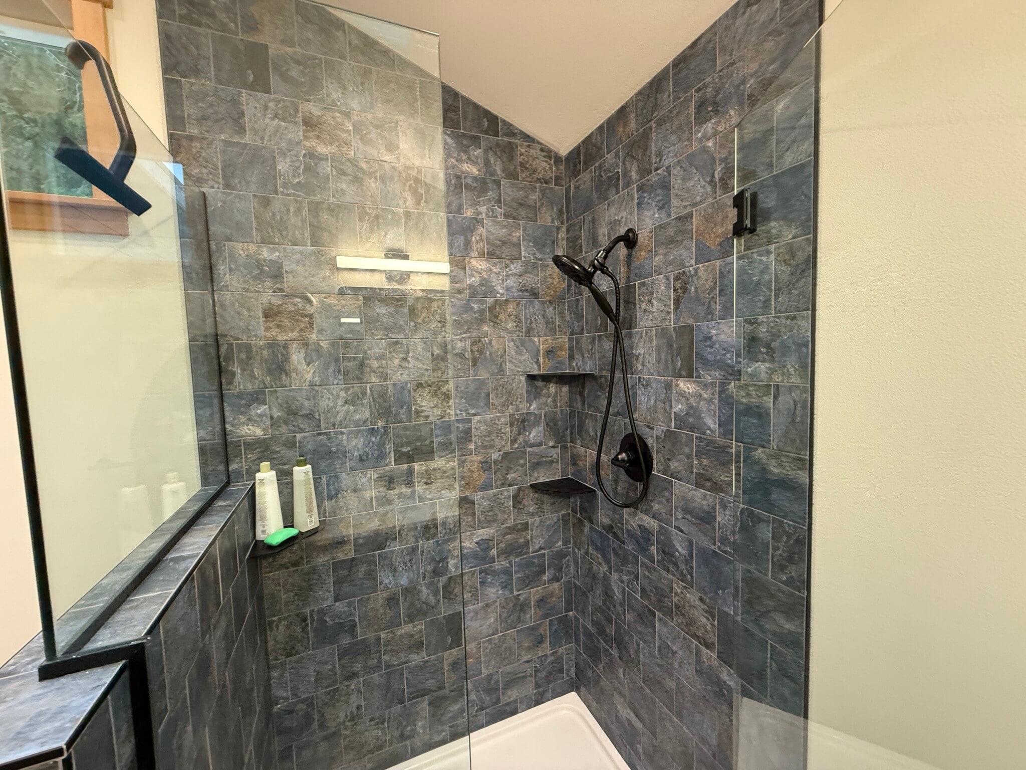 Building Photo - 2213 Squalicum Mountain Rd