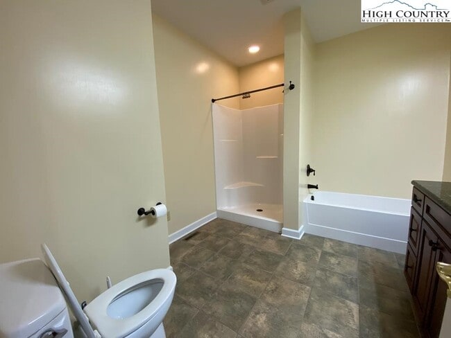 Building Photo - 6287 Idlewild Rd