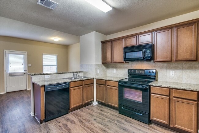 Building Photo - 1512 Wild Rye Cir