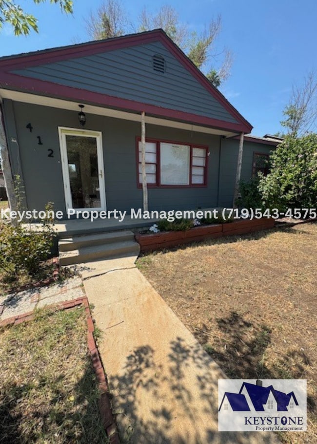 Building Photo - Remodeled 3 Bedroom Plus/1 Bathroom/Carpor...