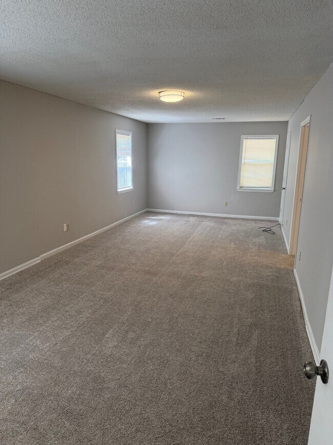 Building Photo - 505 S Main Ext