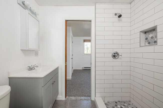 Shared full bath - 335 S Pier Rd