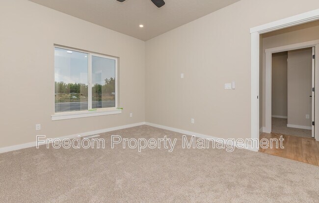 Building Photo - 2125 Oxon St