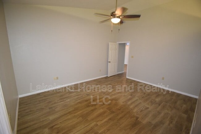 Building Photo - 6022 Crane Dr