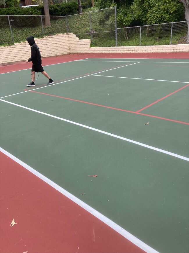 Building Photo - 1563 Stonewood Ct