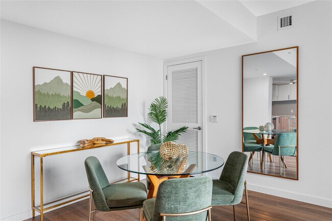 Building Photo - 200 NE 1st Ave