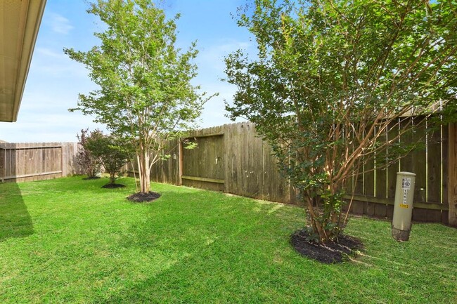 Building Photo - 15603 Walnut Leaf Ln