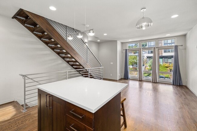 Building Photo - LUXURY MAGNOLIA 3 BED TOWNHOME FOR RENT W ...
