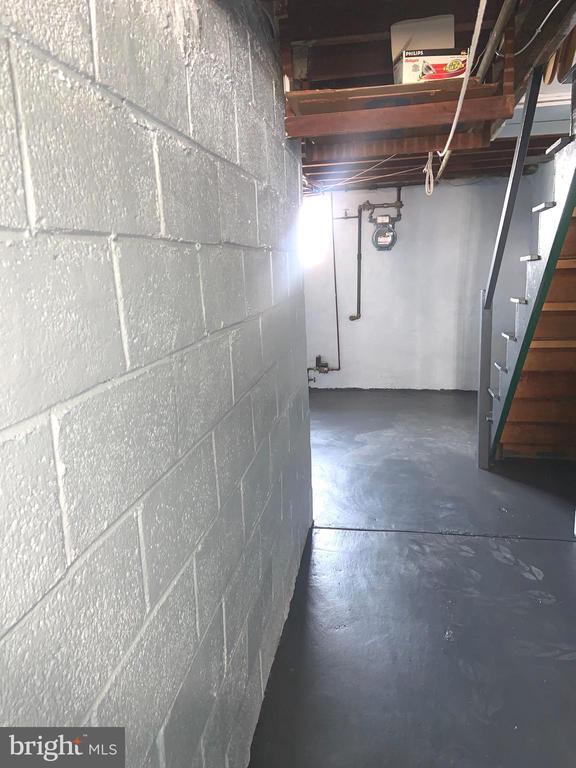 Building Photo - 4613 Hartel Ave