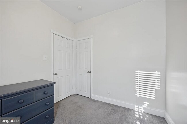 Building Photo - Modern 3-Bedroom Rowhome with Backyard Pat...
