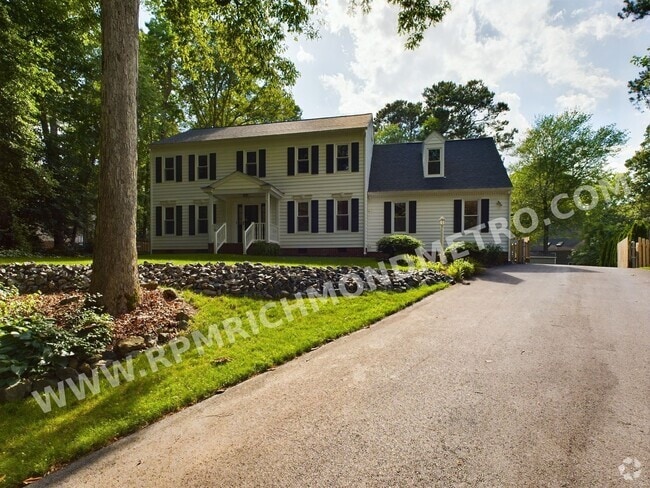 Building Photo - 404 Old Country Terrace