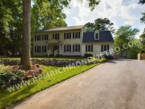 Building Photo - 404 Old Country Terrace