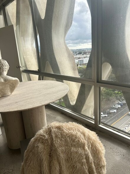 Building Photo - 2404 Wilshire Blvd