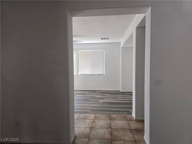 Building Photo - 6640 April Bend Ct