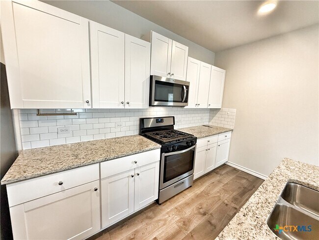 Building Photo - 380 Arbor Hills