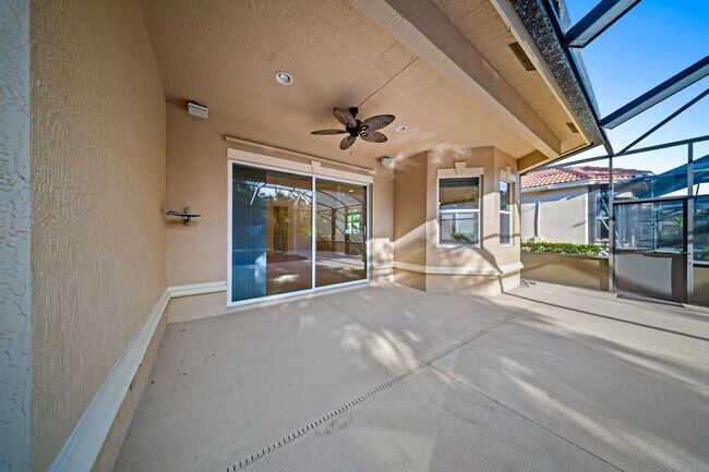 Building Photo - 7668 Greenbrier Cir